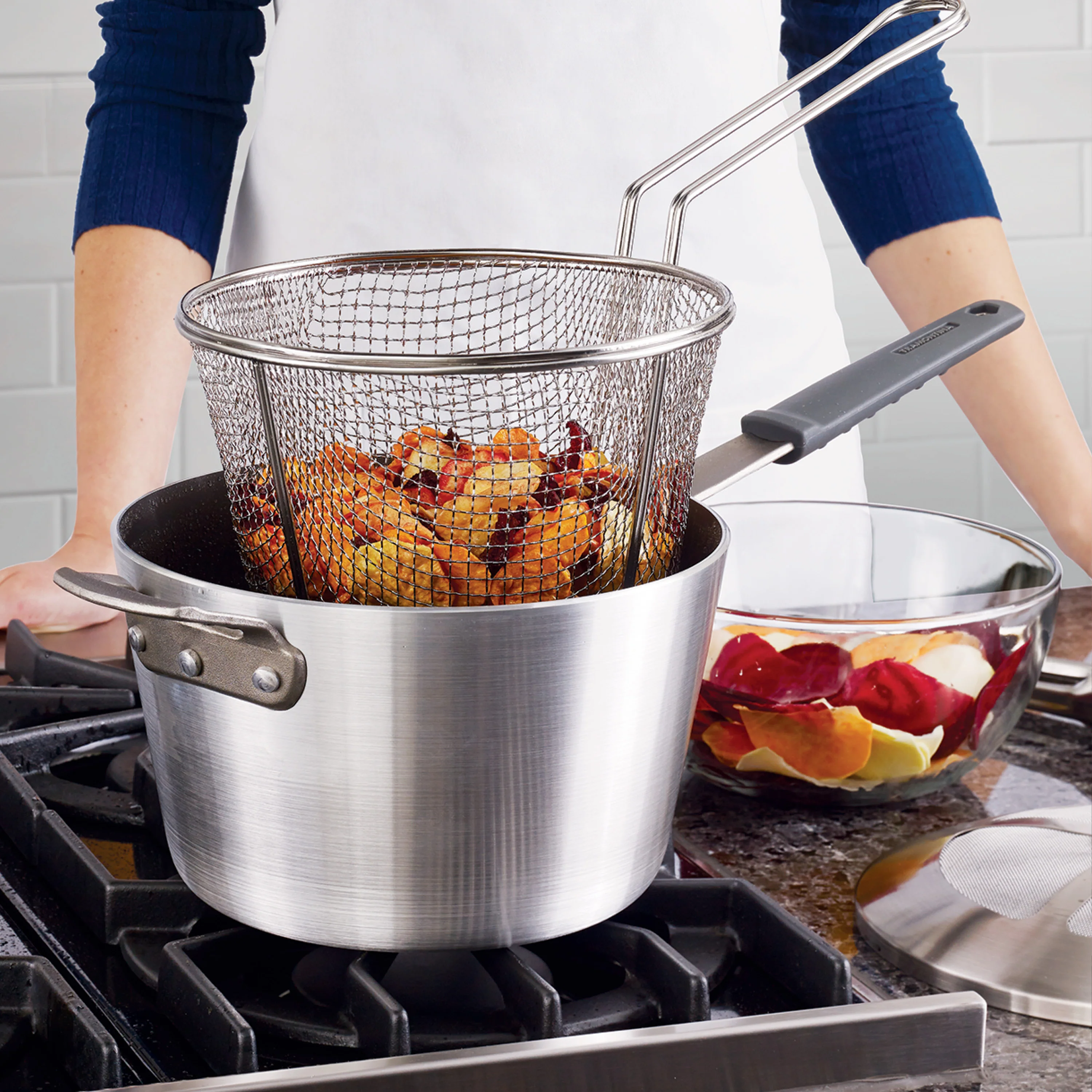 5.5 Quart Aluminum Nonstick Professional Fusion Covered Deep Fryer - Satin - Image 10