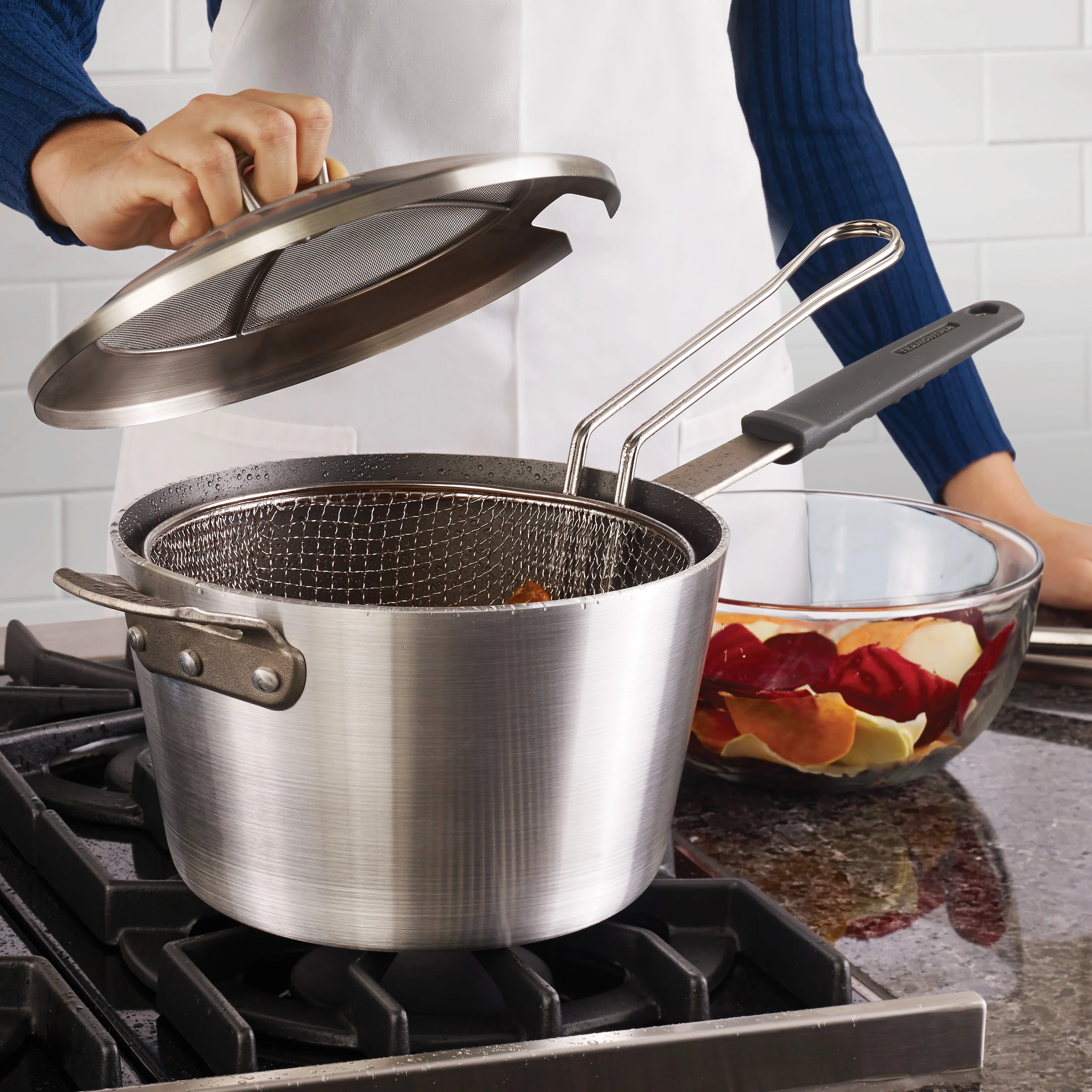 5.5 Quart Aluminum Nonstick Professional Fusion Covered Deep Fryer - Satin - Image 4