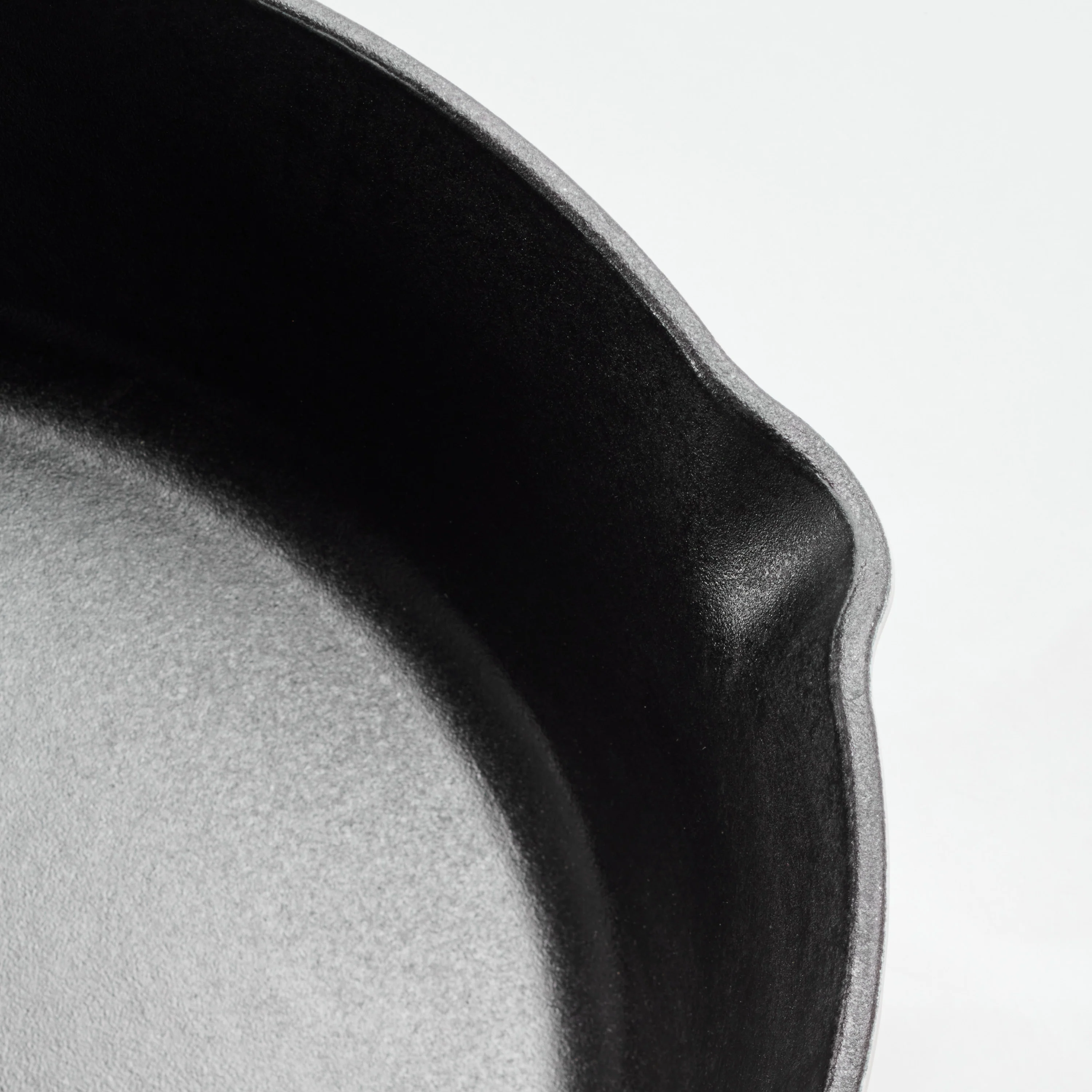 Bestow 10 Inch Enameled Cast-Iron  Covered Skillet - Image 4