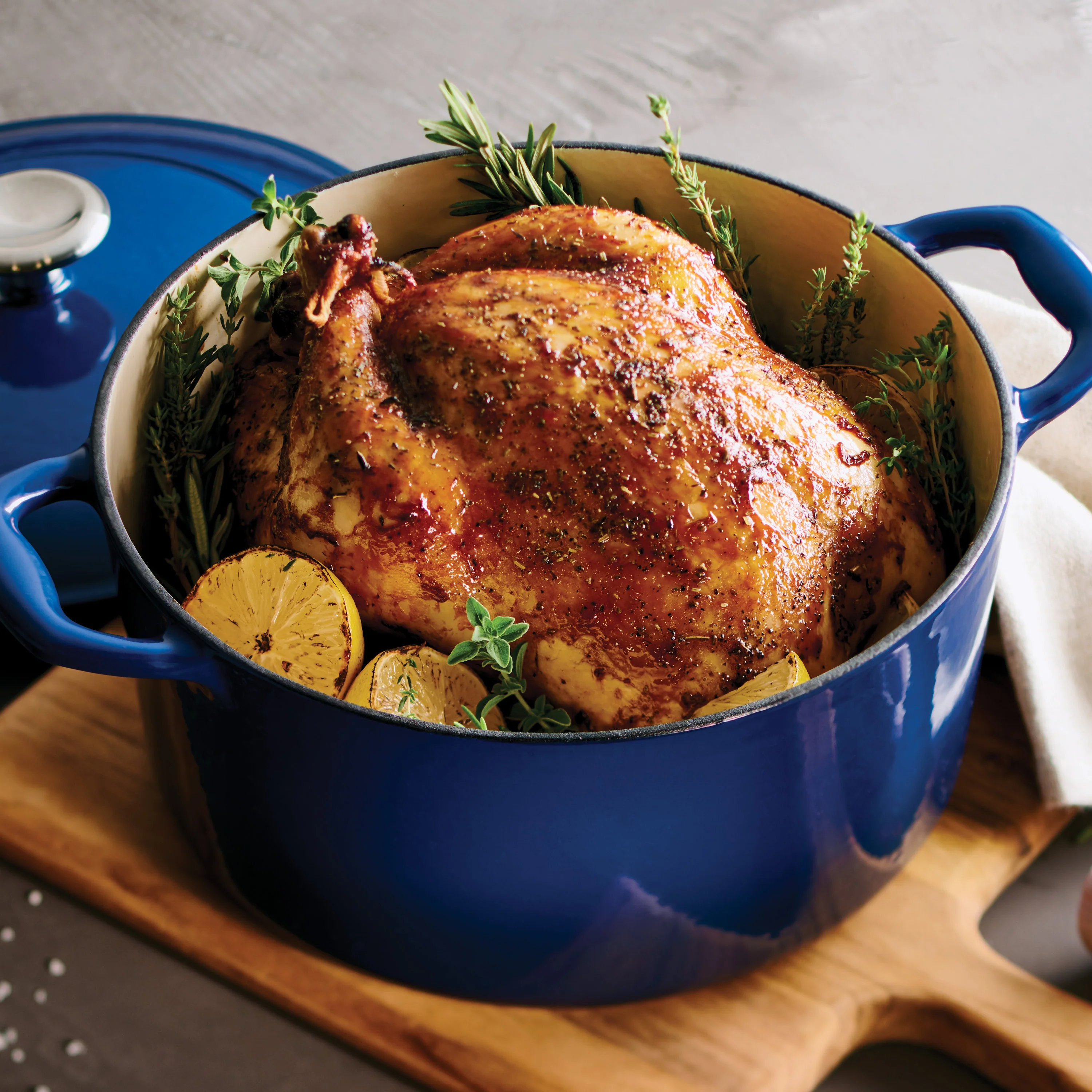 Bestow 5.5 Quart Enameled Cast Iron Covered Round Dutch Oven - Image 10