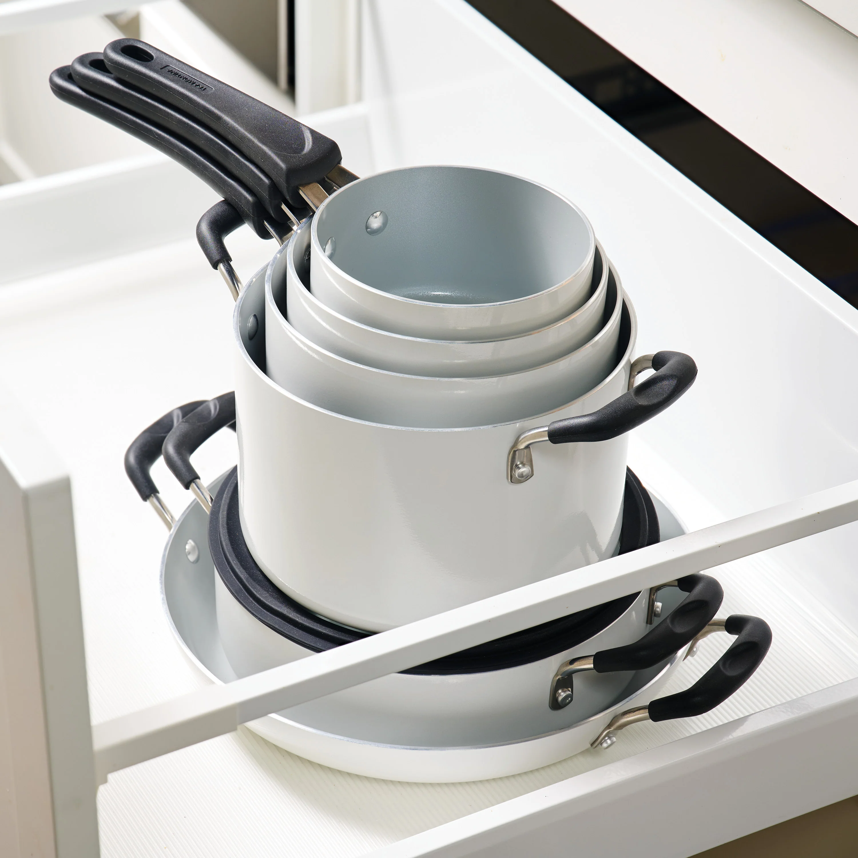 Nesting 11 Piece Ceramic Nonstick Cookware Set - Image 4