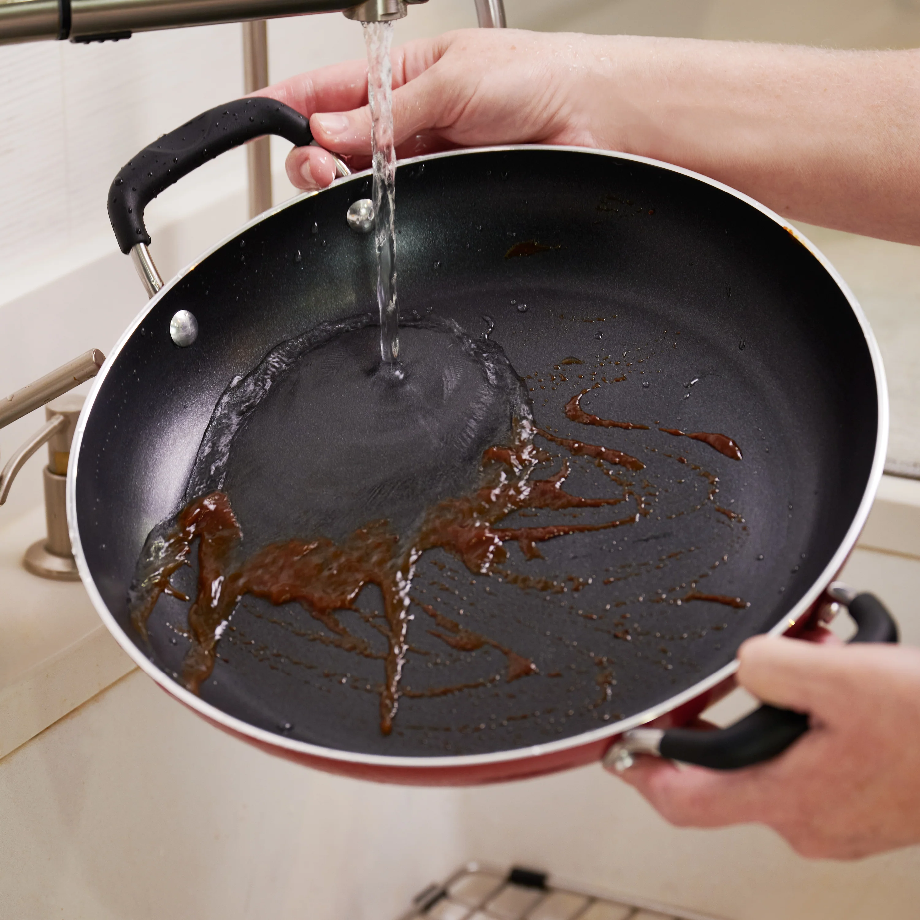 Nesting 11 Piece Nonstick Cookware Set - Image 4