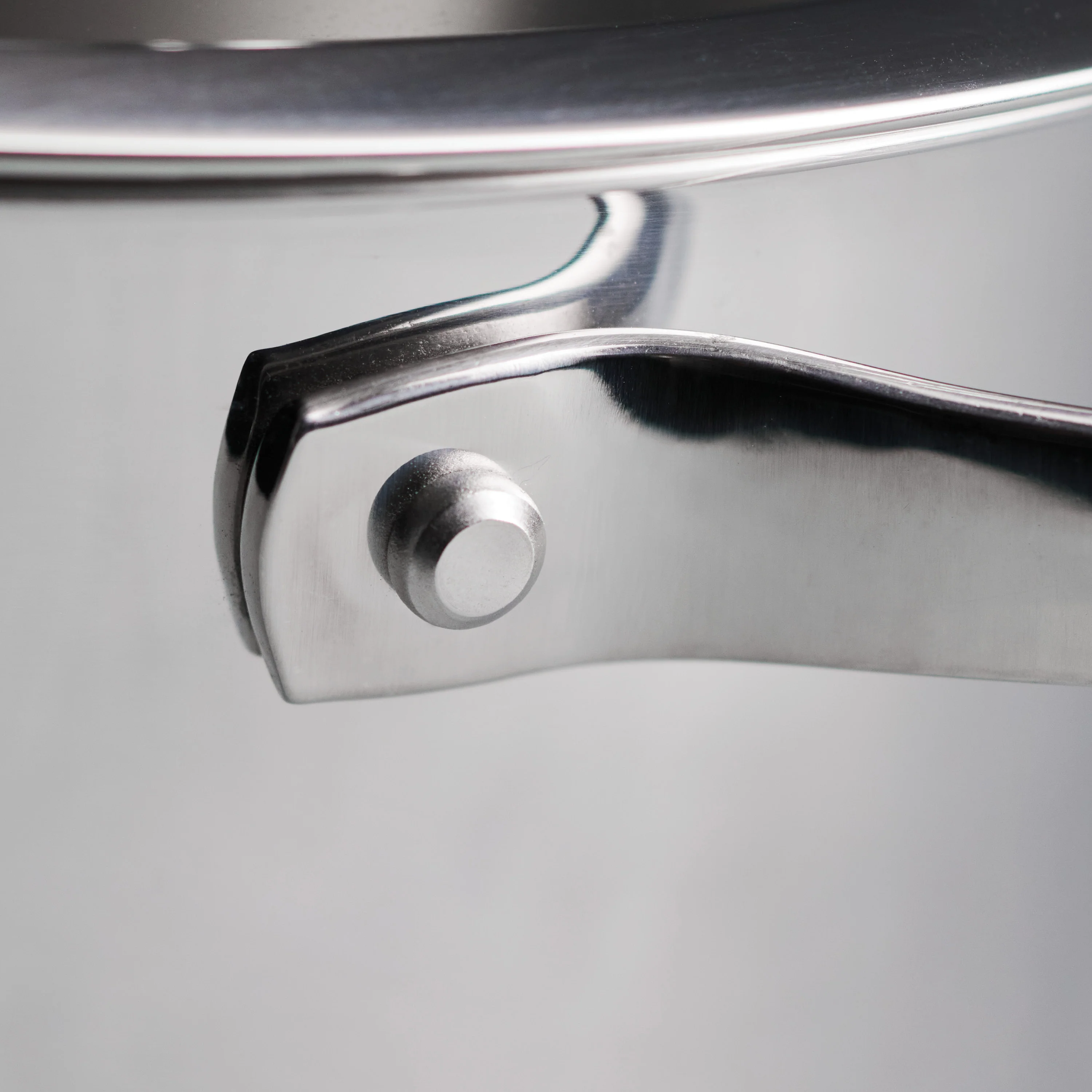 Tempo 5 Quart Tri-Ply Base Stainless Steel Covered Dutch Oven - Image 6