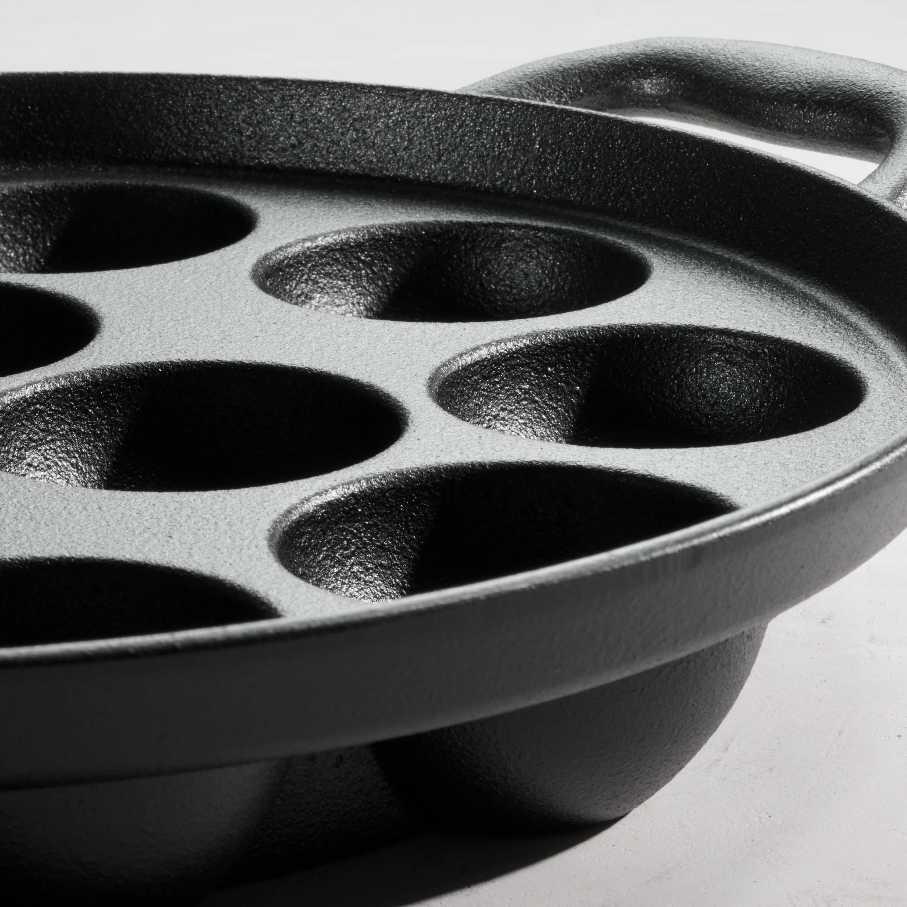 Utsava Pre-Seasoned Cast Iron Paniyarrakal with Lid - Image 6